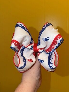 4th of July Double Layer Moonstitch/Scallop Bow 5” with Pearl Bows